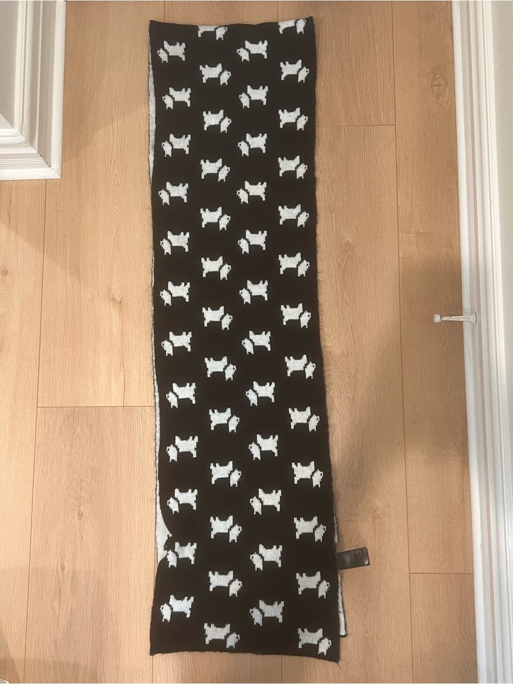 H&M Black and White Knitted Scarf